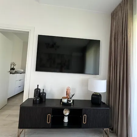 Apartment White Pearl